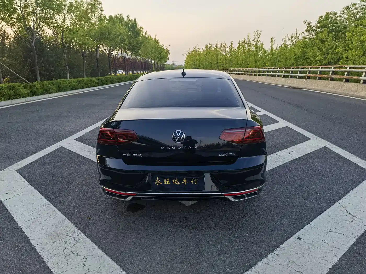 Volkswagen Magotan 2023 2 Million Units Anniversary Edition 330TSI DSG Leading Type фото 5