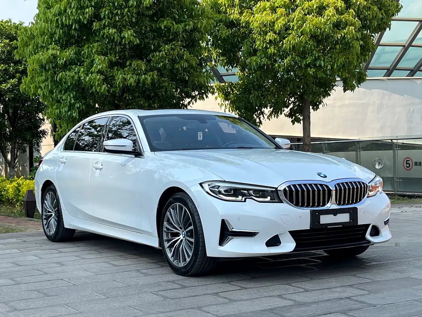 BMW 3 Series 2020 Facelift 325Li Launch Edition фото 3