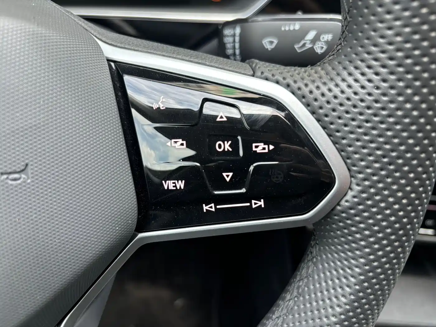 Volkswagen Passat 2024 380TSI Elite Edition фото 15