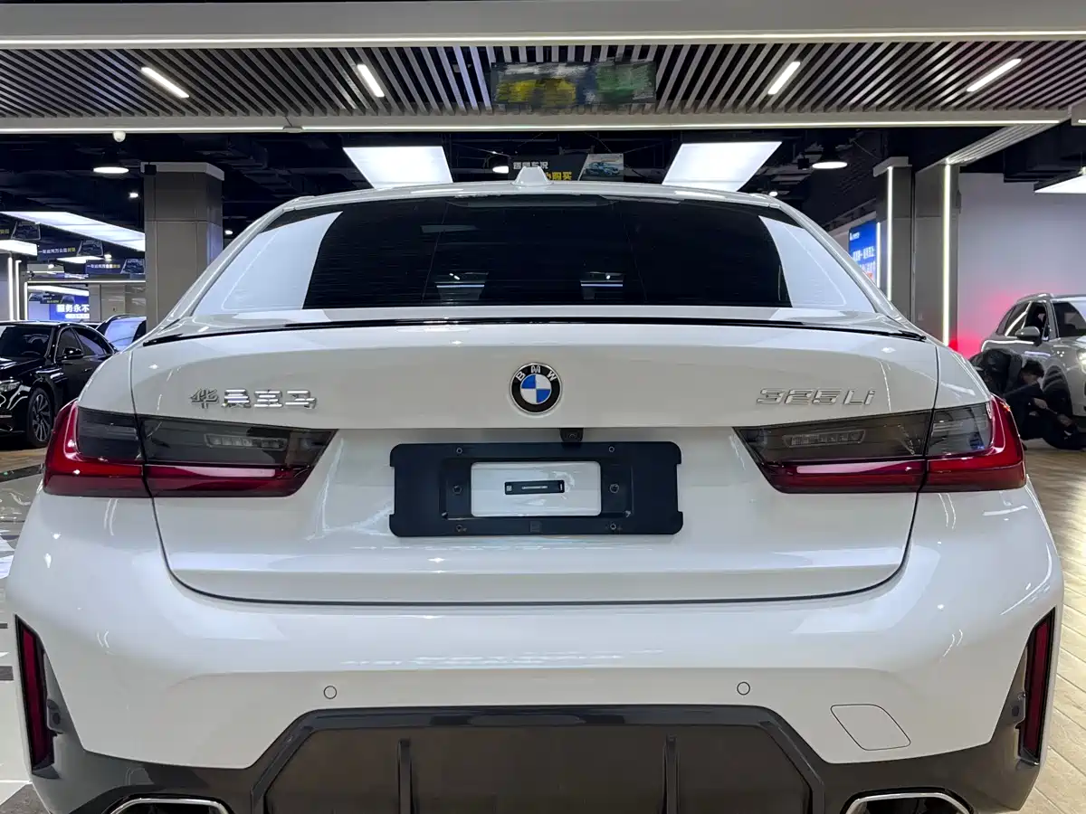 BMW 3 Series 2024 325Li M Sport Package фото 15