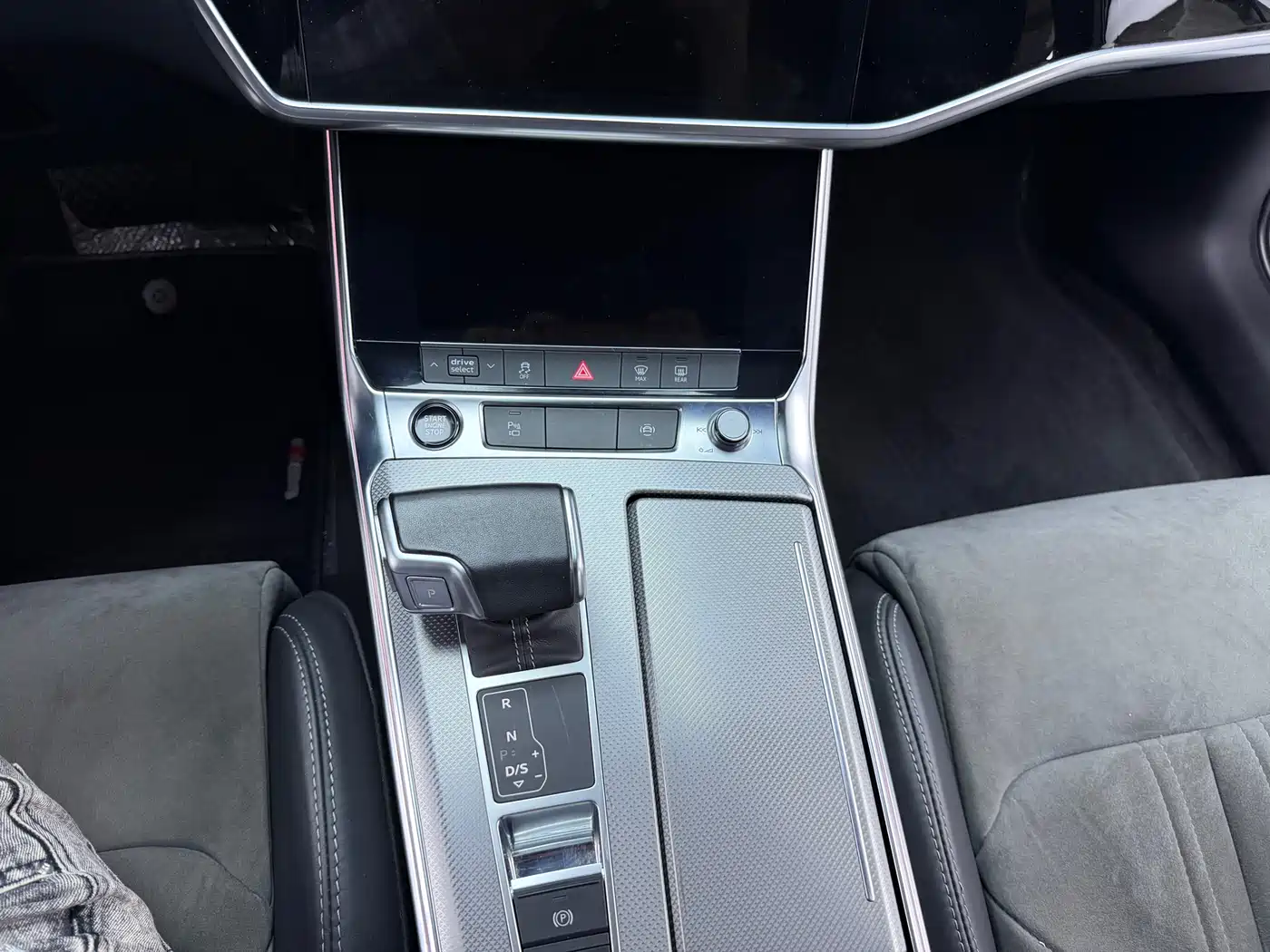 Audi A6L 2021 45 TFSI Exclusive Sport фото 14