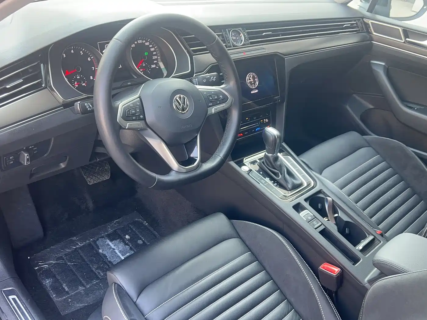 Volkswagen Magotan 2020 330TSI DSG Leading фото 10