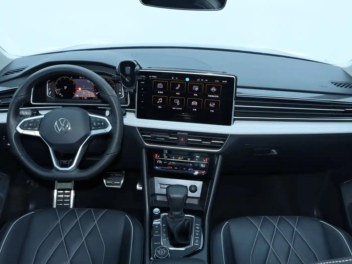 Volkswagen Tiguan L 2023 Facelift 380TSI Auto 4WD R-Line Cross Enjoy Edition 7-Seater фото 15