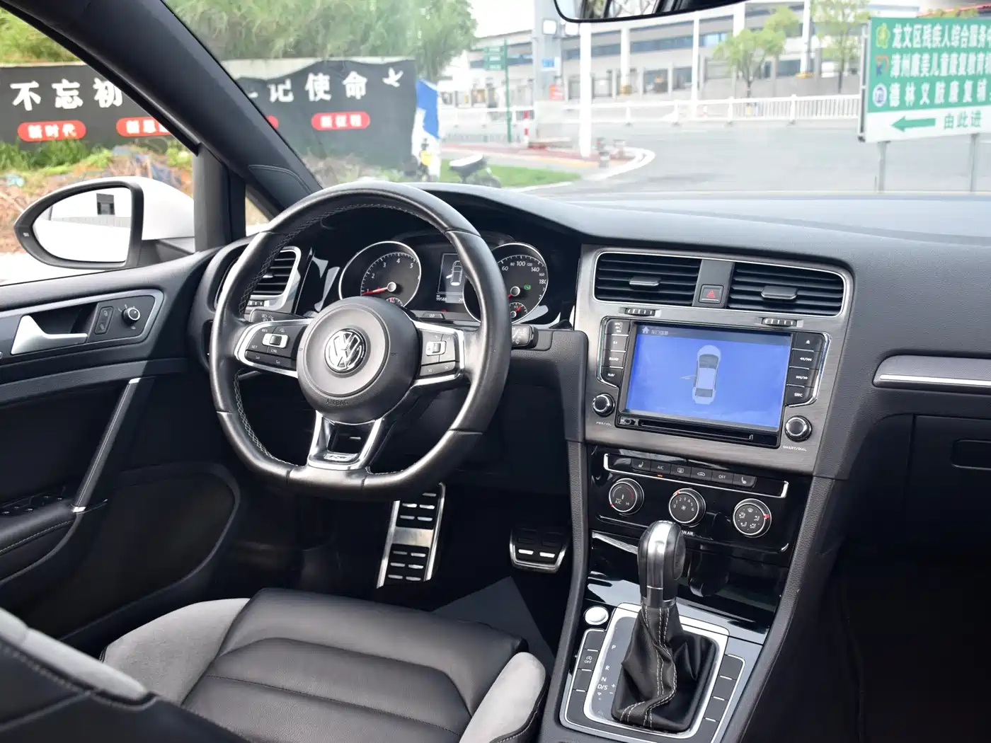 Volkswagen Golf 2016 1.4TSI Automatic R-Line фото 6