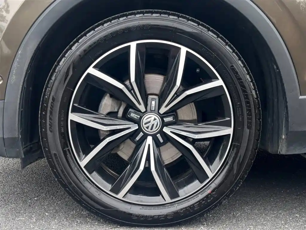Volkswagen Tiguan L 2019 330TSI Automatic 2WD Smart Luxury Edition China VI фото 18