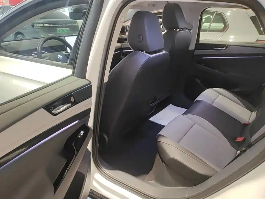 VOLKSWAGEN ID.7 VIZZION