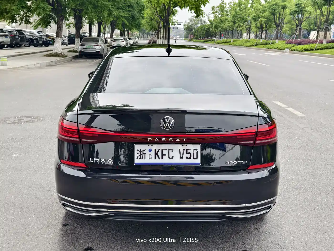 Volkswagen Passat 2023 330TSI Luxury Edition фото 13