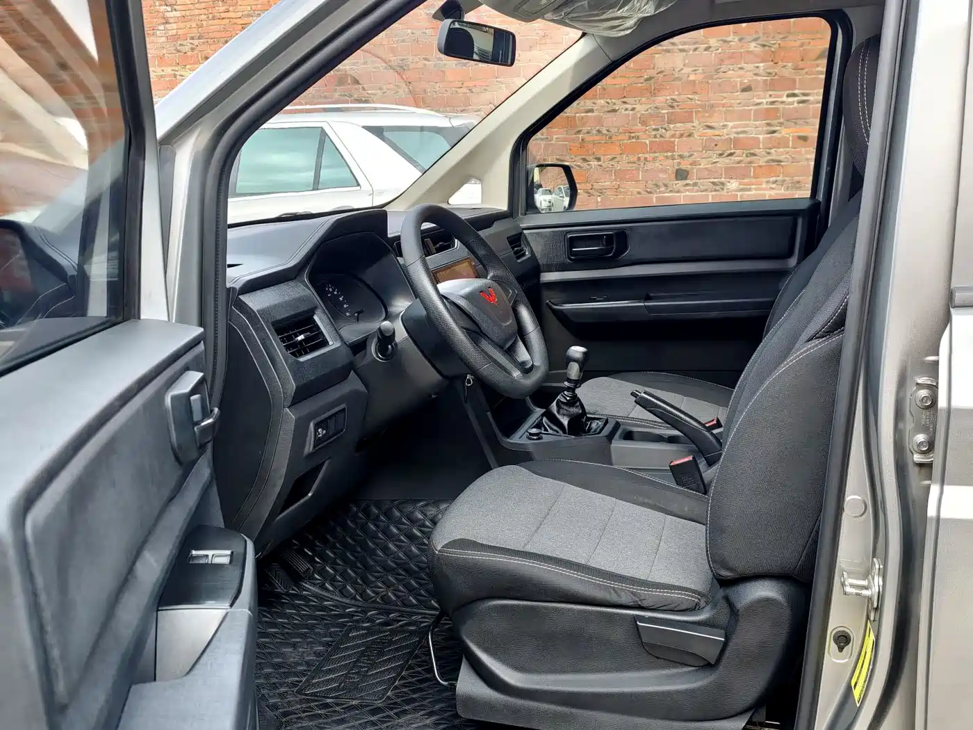 Wuling Motors Wuling Hongguang PLUS 2022 2020 1.5L Manual Standard 5-seater