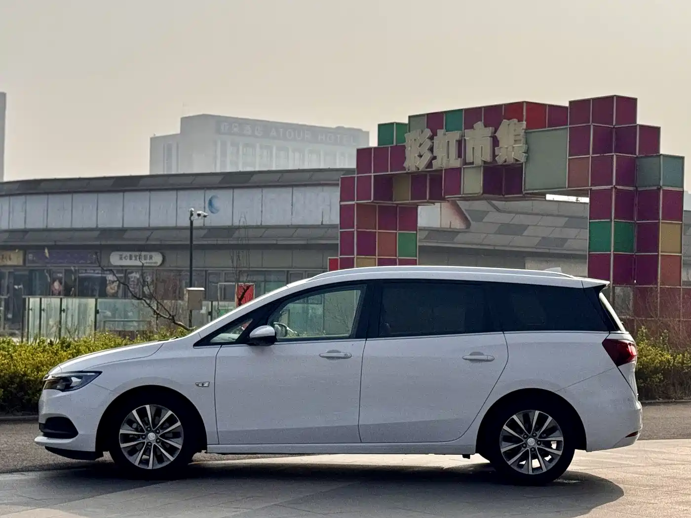 BUICK GL6