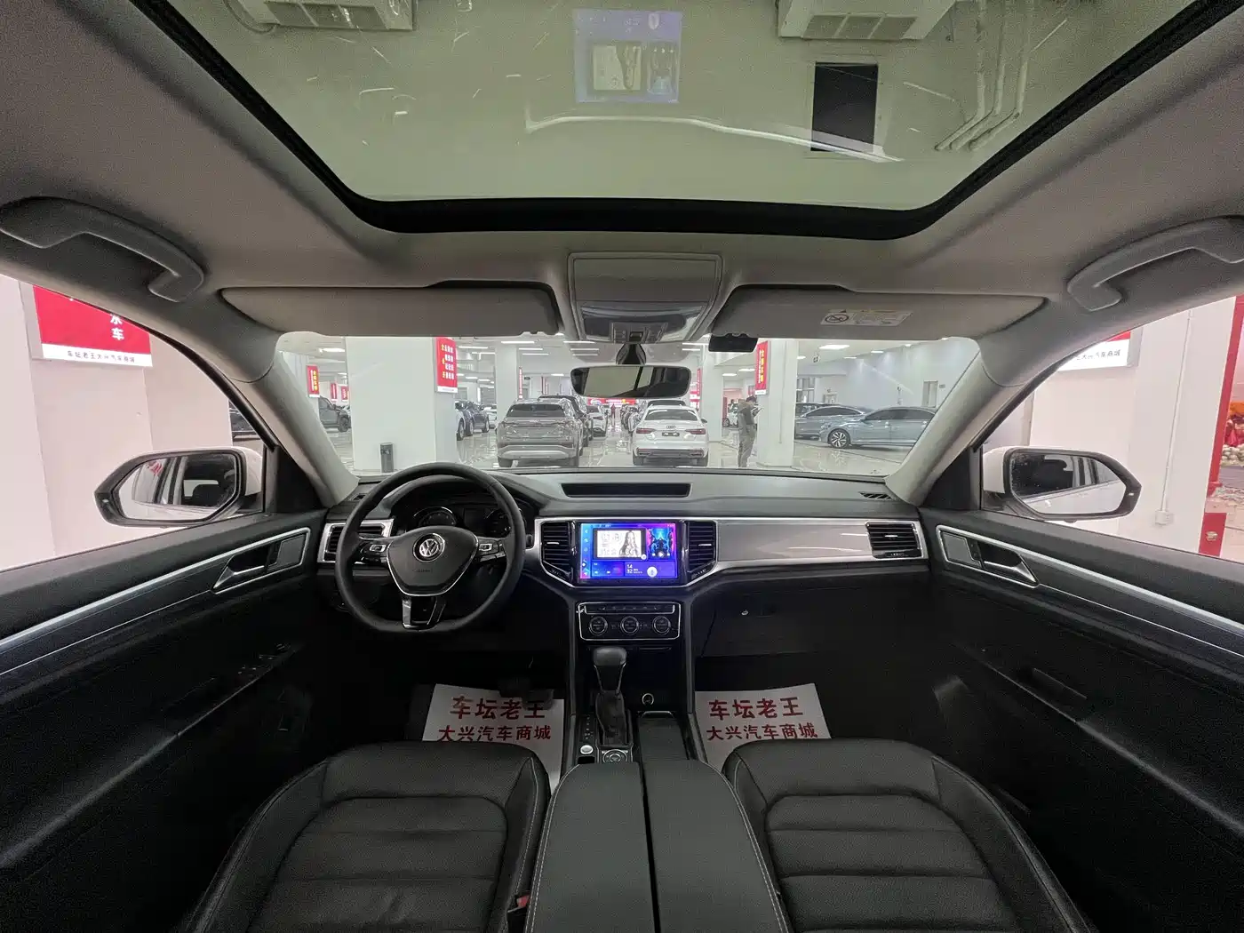 Volkswagen Teramont 2019 380TSI 4WD Luxury Edition China VI фото 8