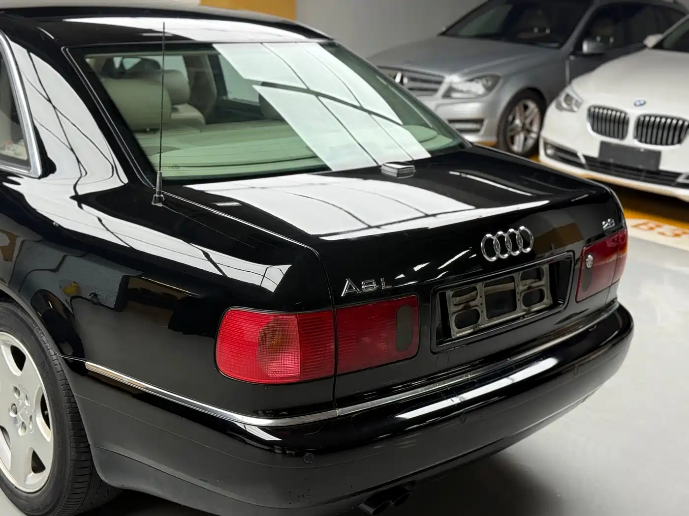 Фото 9 - Audi A8
