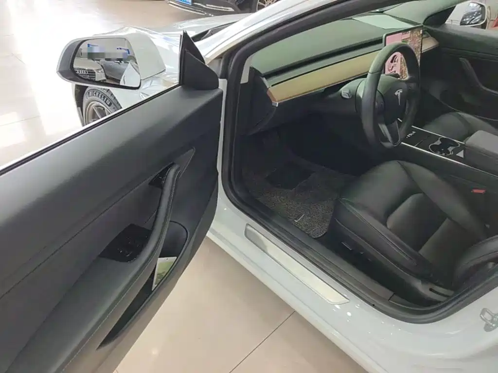 Tesla Model 3 2020 2020 Facelift Standard Range RWD Upgrade