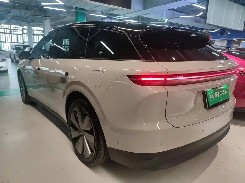 Li Auto i6 2026 2025 4WD Base Model