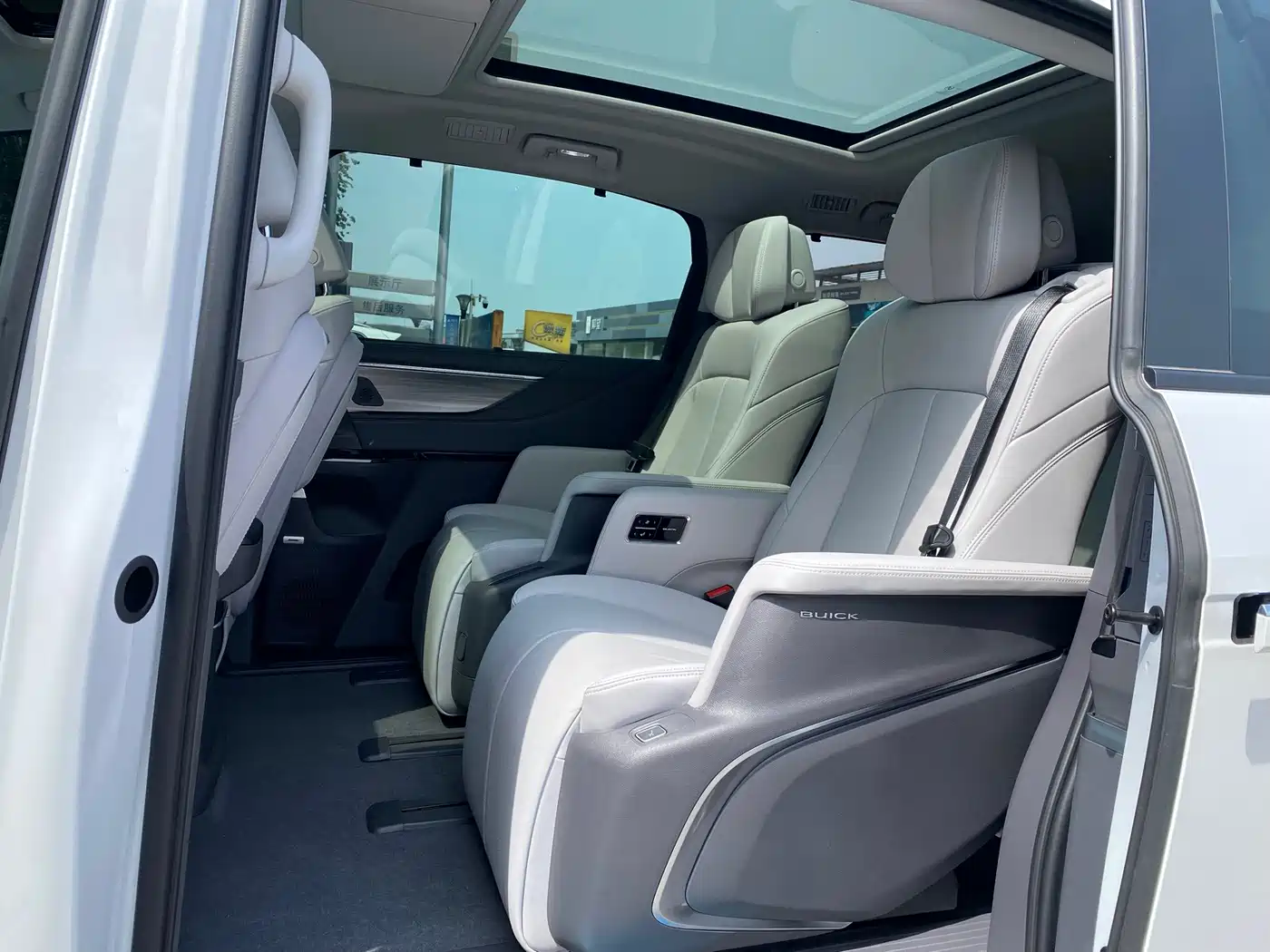 Фото 8 - Buick GL8