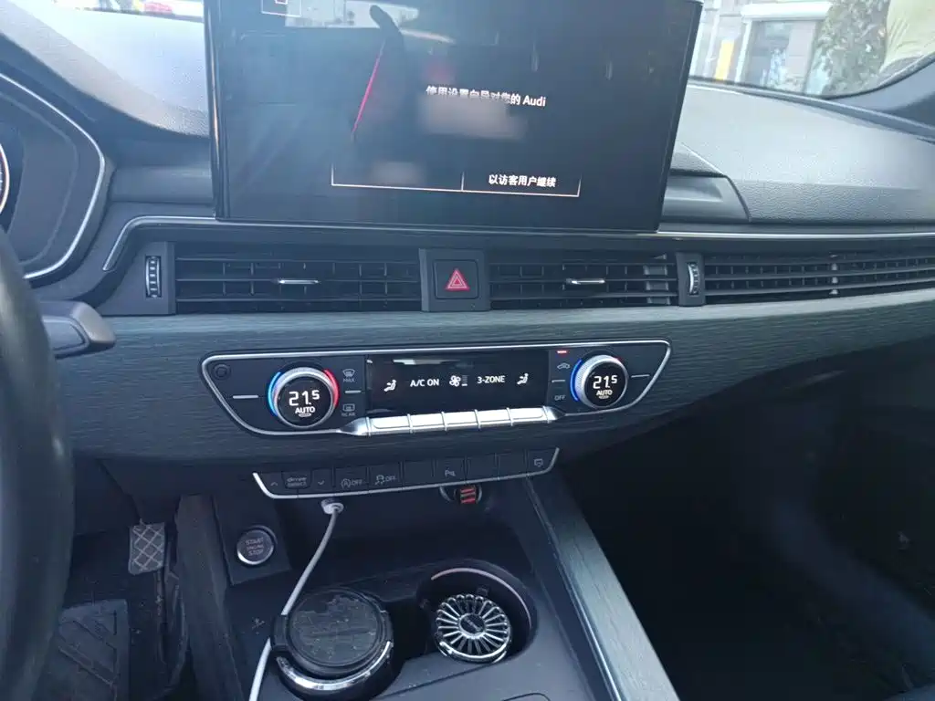 Фото 6 - Audi A4L