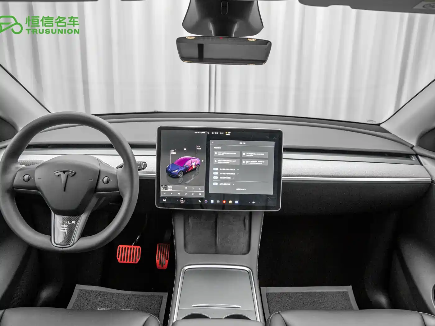 Фото 13 - Tesla Model Y