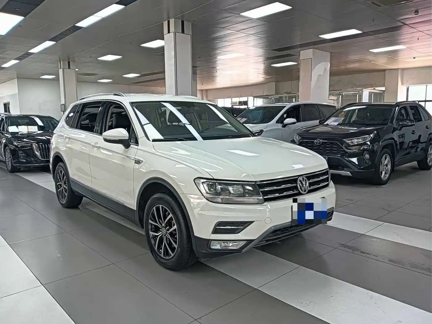 Фото 3 - Volkswagen Tiguan L