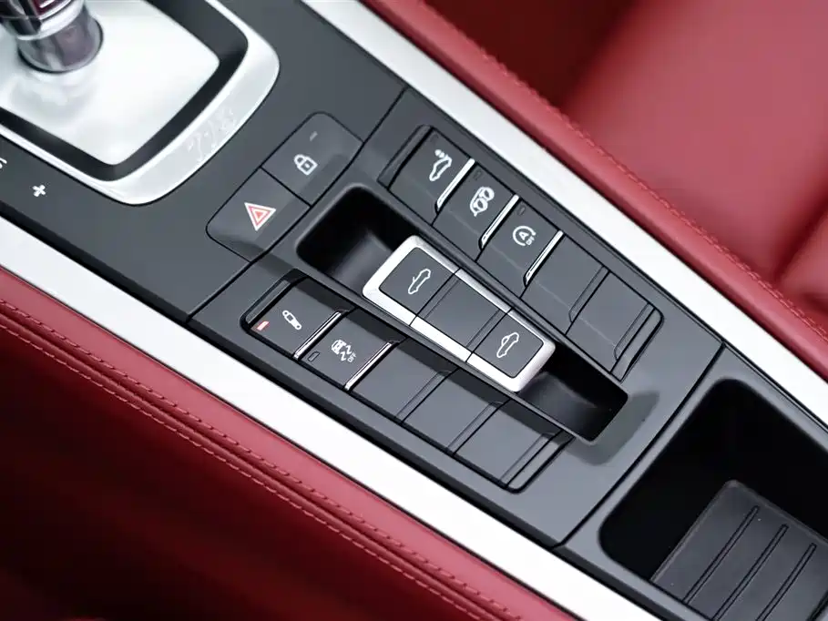 Porsche 718 2021 Spyder 2.0T фото 24