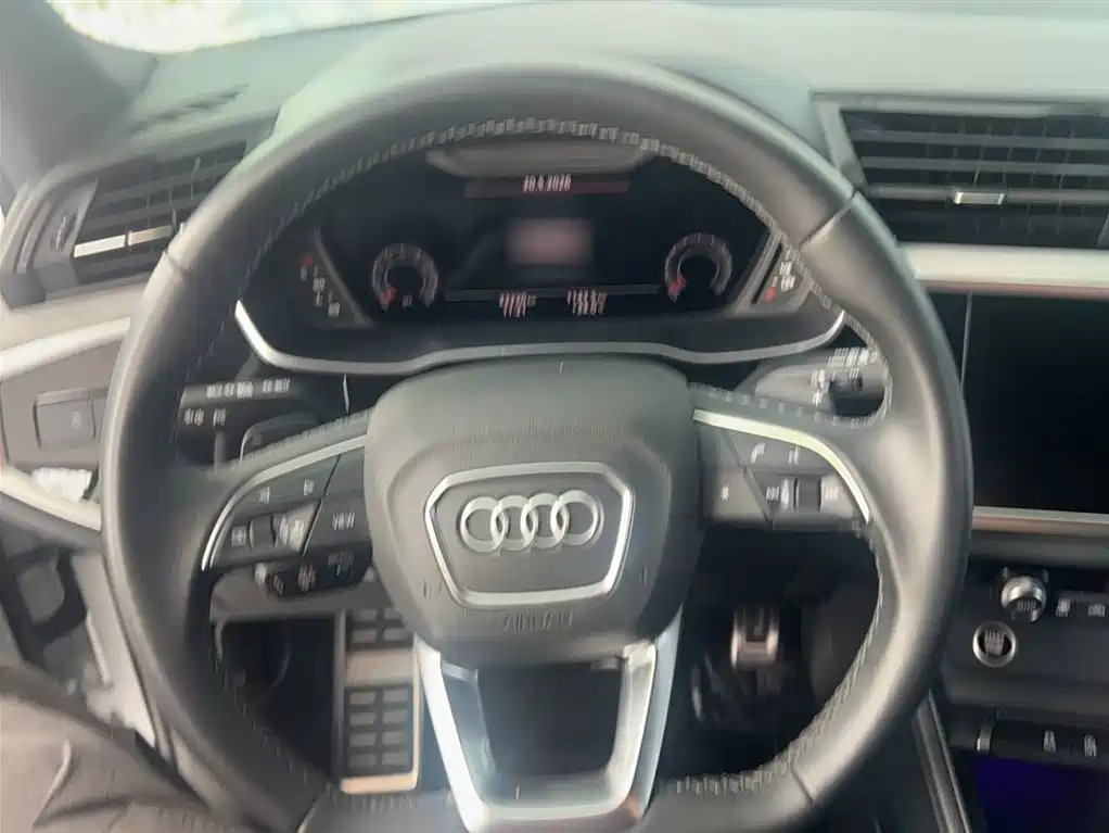Audi Q3 2024 35 TFSI Fashion Sport фото 4