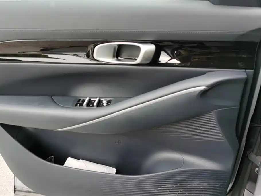 GEELY GALAXY GALAXY E5