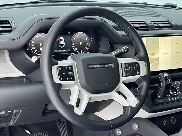 Land Rover Defender 2024 110 3.0T P400 XS — фото 4