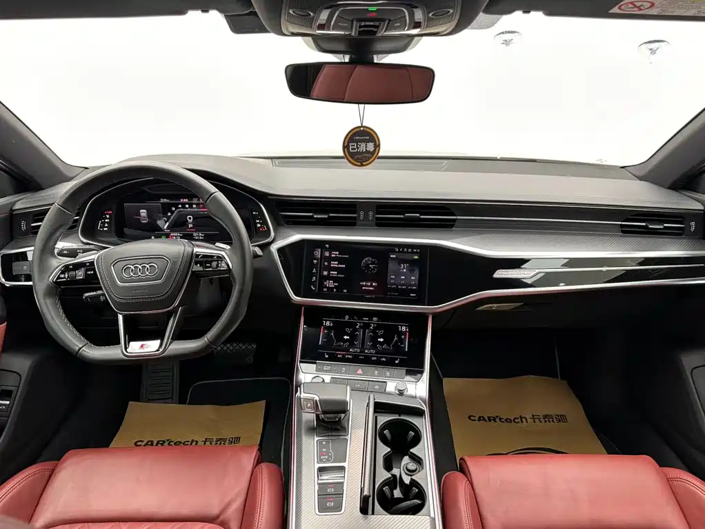 Фото 10 - Audi A7L