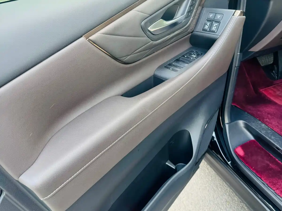 Toyota Alphard 2025 Hybrid 2.5L Prestige Gold Edition фото 5