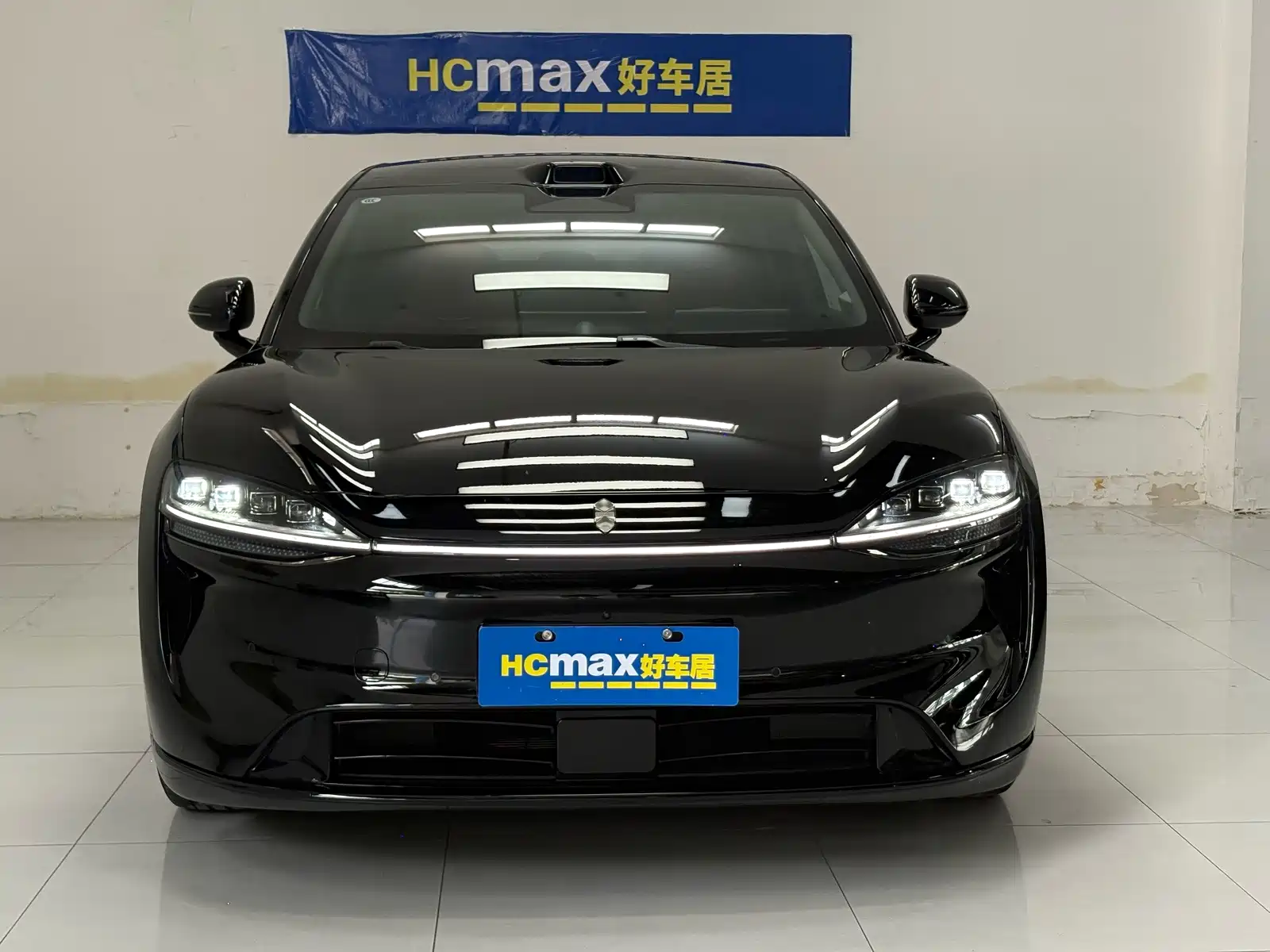 Фото 2 - Zhijie Luxeed R7