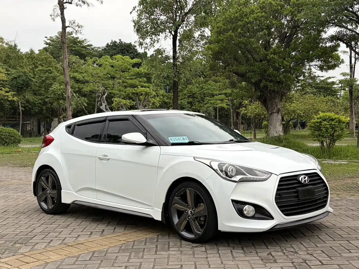 Hyundai Veloster 2012 1.6T Automatic Premium фото 3