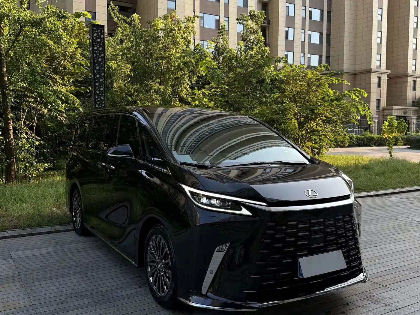 Lexus LM 2025 2025 Model 500h Four-Seater Imperial Edition