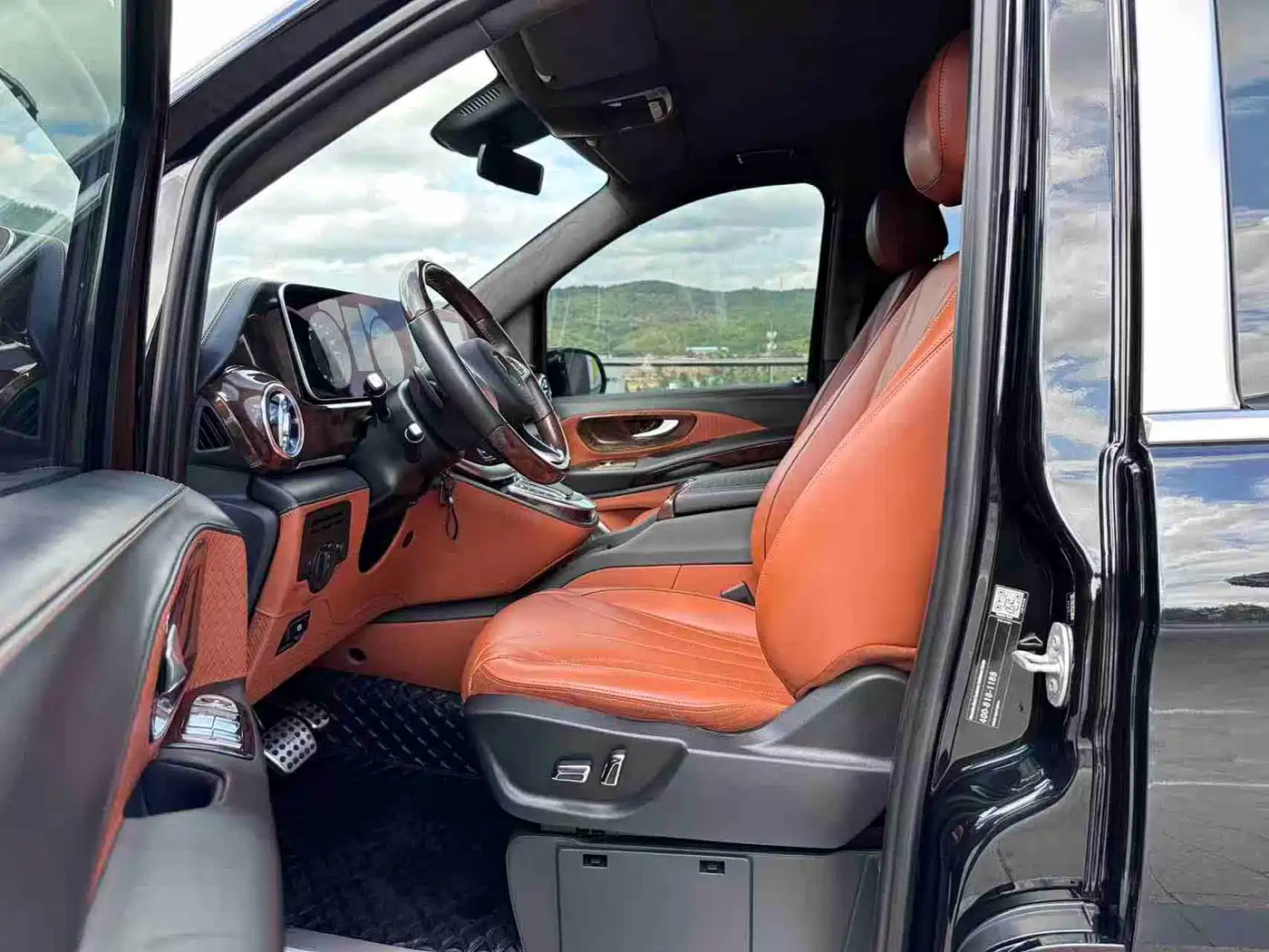 Mercedes-Benz Vito 2023 2.0T Elite 7-Seater фото 8