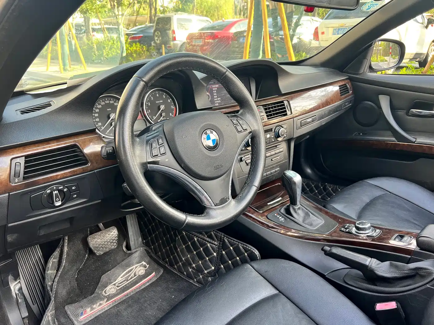 BMW 3 Series (Import) 2011 330i Convertible Coupe фото 14