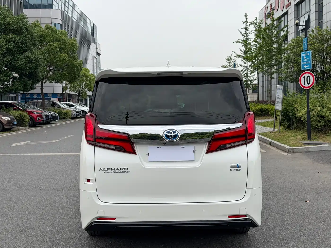 Toyota Alphard 2020 Hybrid 2.5L Premium Edition фото 5