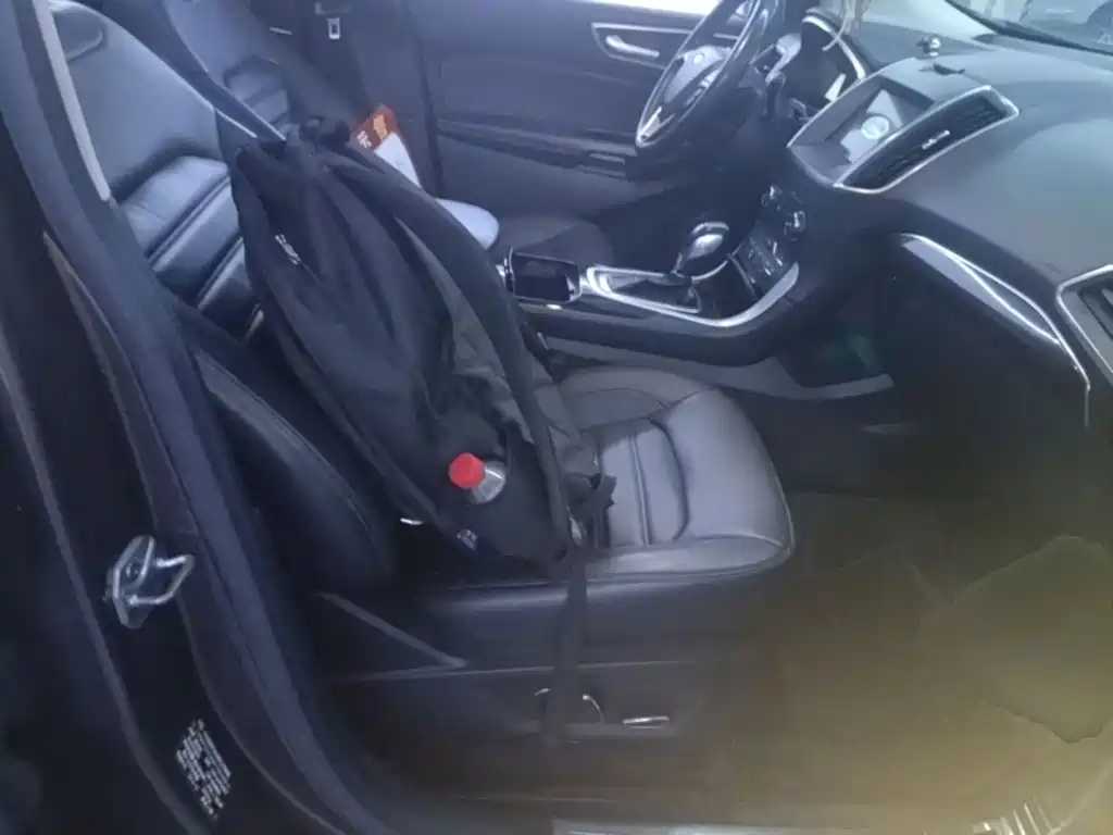 Фото 25 - Ford Edge