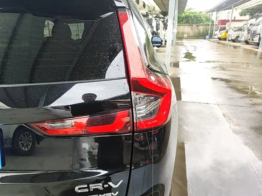 Фото 24 - Honda CR-V