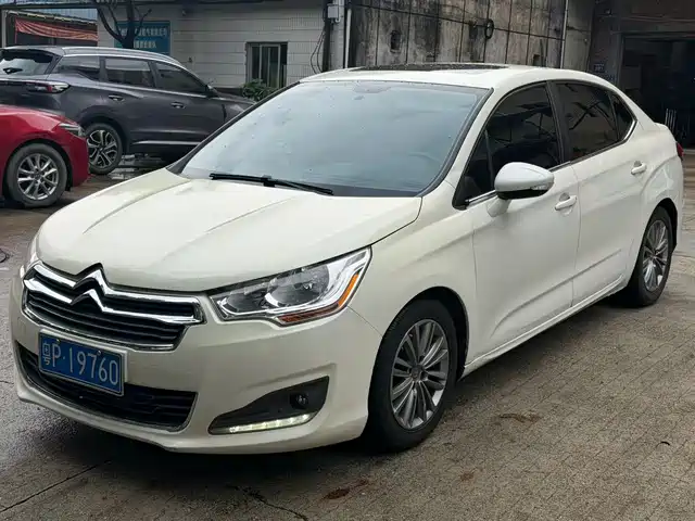 Citroën Citroën C4L 2014 1.8L Smart Drive Automatic Sport