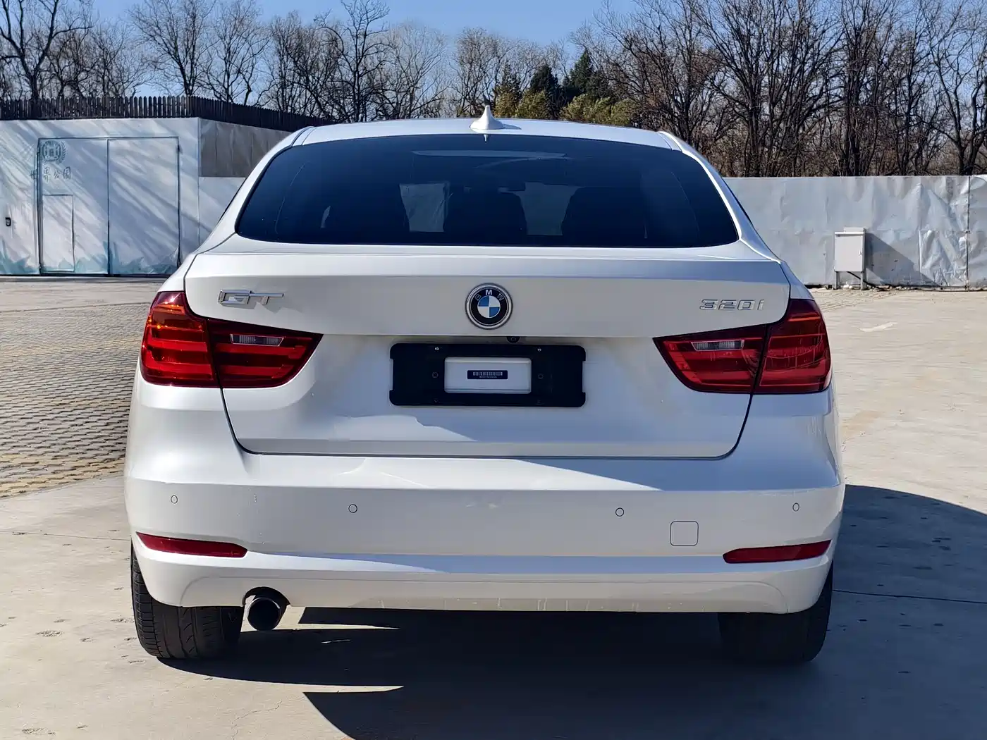 BMW 3 Series GT 2013 Model 320i Leading фото 6