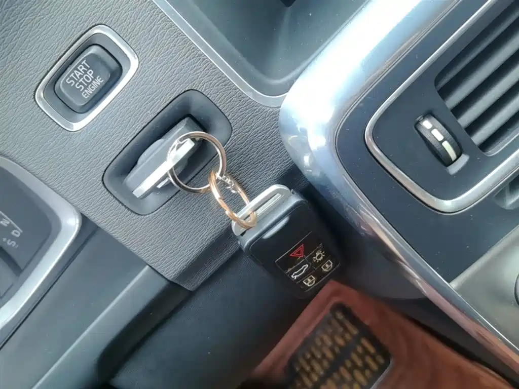 Фото 9 - Volvo S60