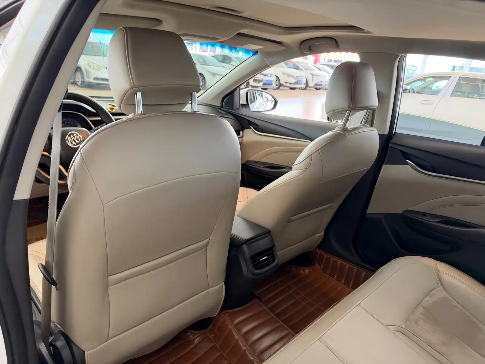 Фото 17 - Buick Excelle
