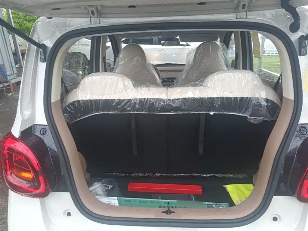 Wuling Motors Hongguang MINIEV 2026 2025 4-Door Advanced