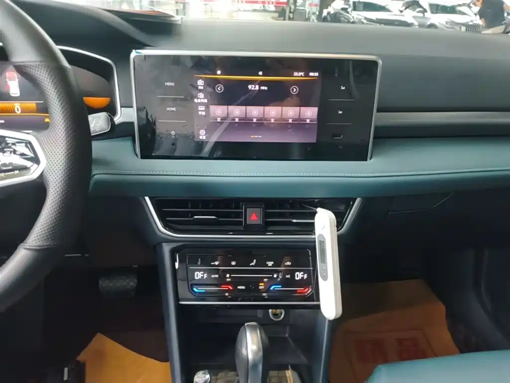Volkswagen Tharu 2023 300TSI 2WD Bright Moon Edition фото 13