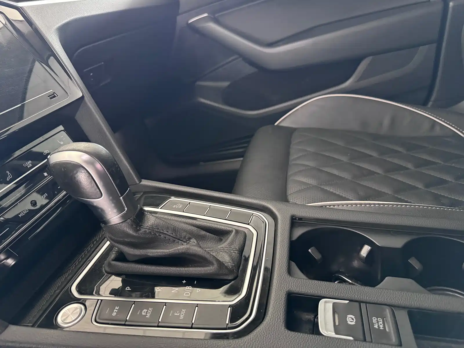 Photo 13 - Volkswagen Magotan GTE Plug-in Hybrid