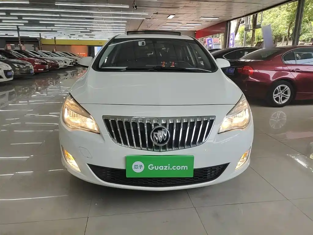 Buick Excelle 2014 XT 1.6L Automatic Fashion фото 3