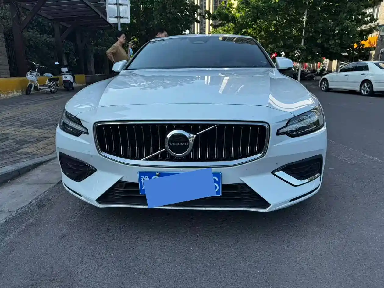 Фото 2 - Volvo S60