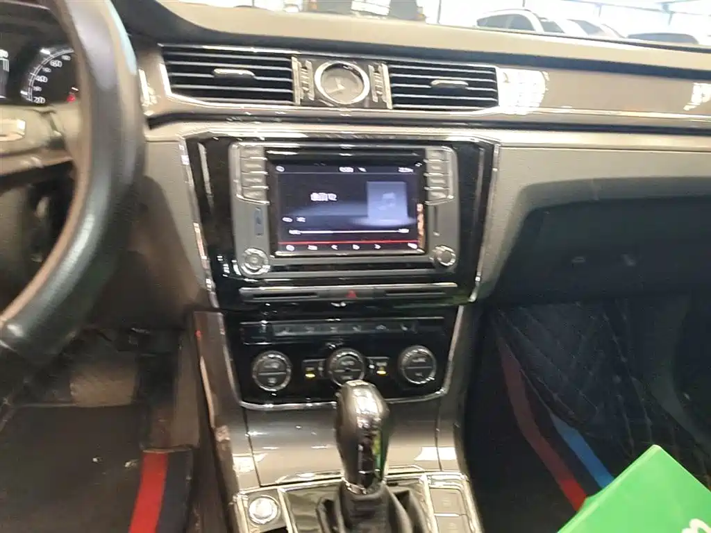 Volkswagen Passat 2016 330TSI DSG Executive Edition фото 13