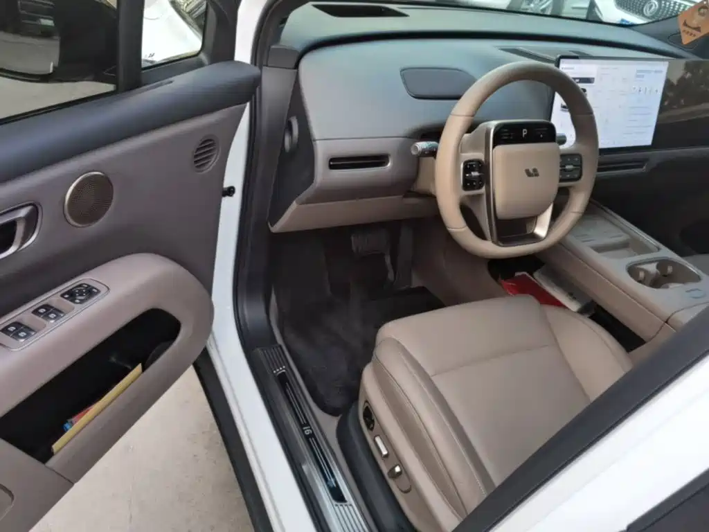 Li Auto i6 2026 2025 2WD Base Model