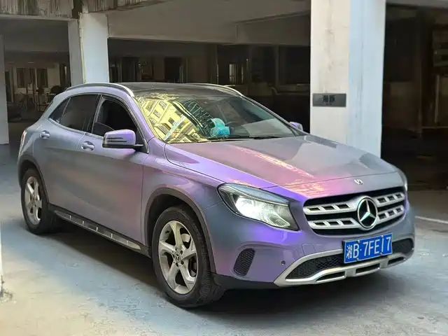 MERCEDES-BENZ GLA