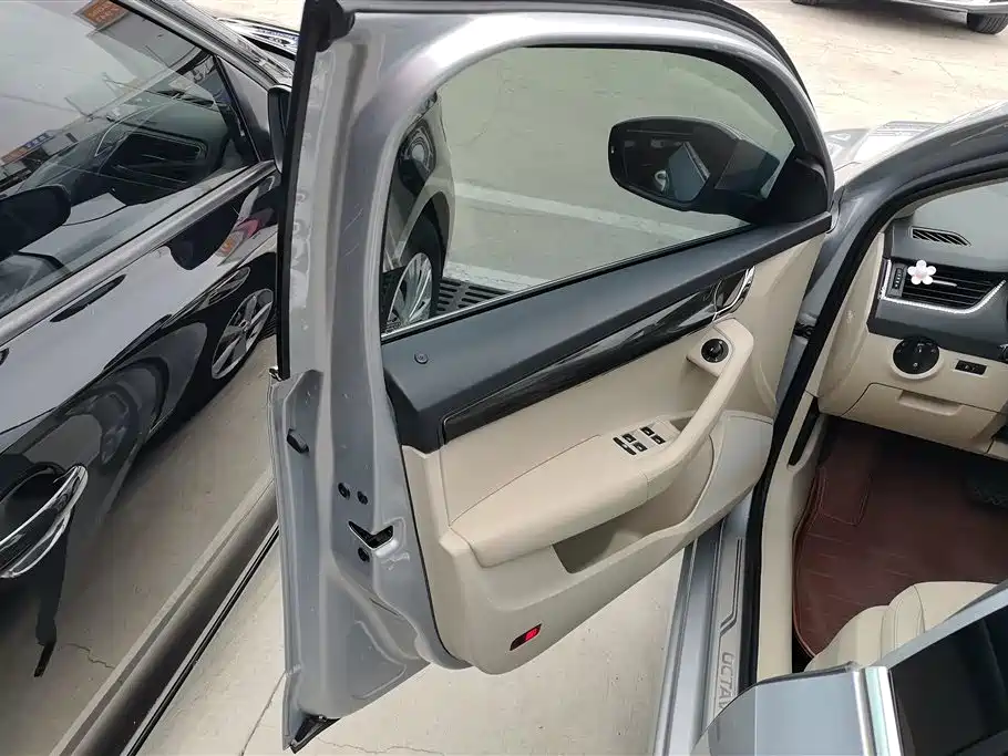 Škoda Octavia 2015 1.6L Automatic逸俊版 фото 7