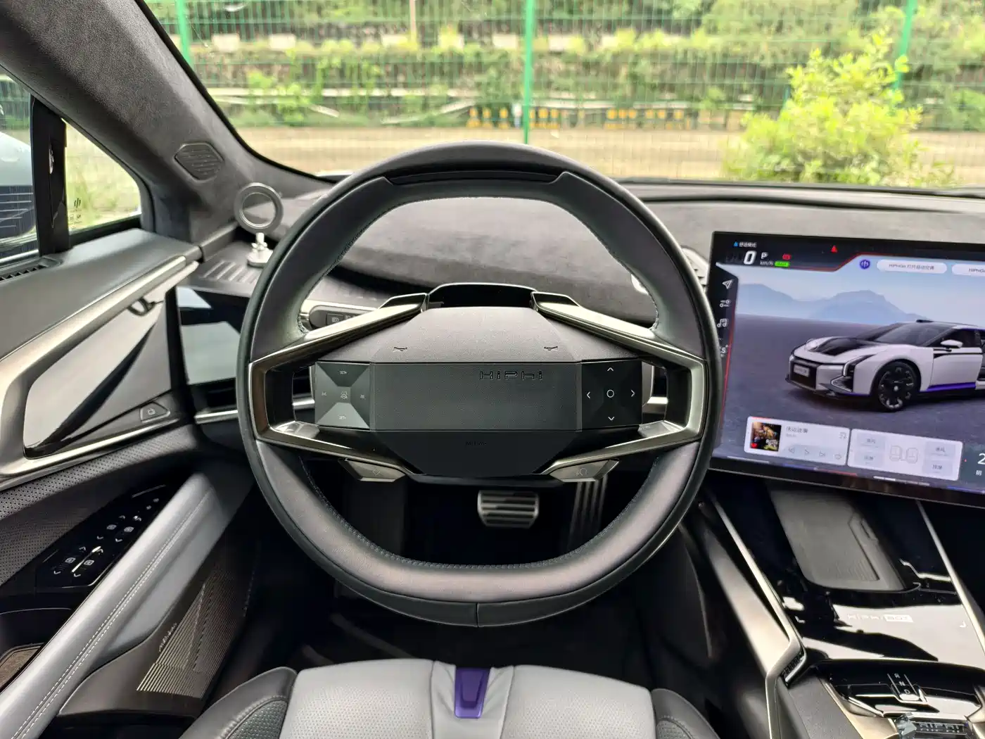HiPhi Z 2023 5-Seater фото 7