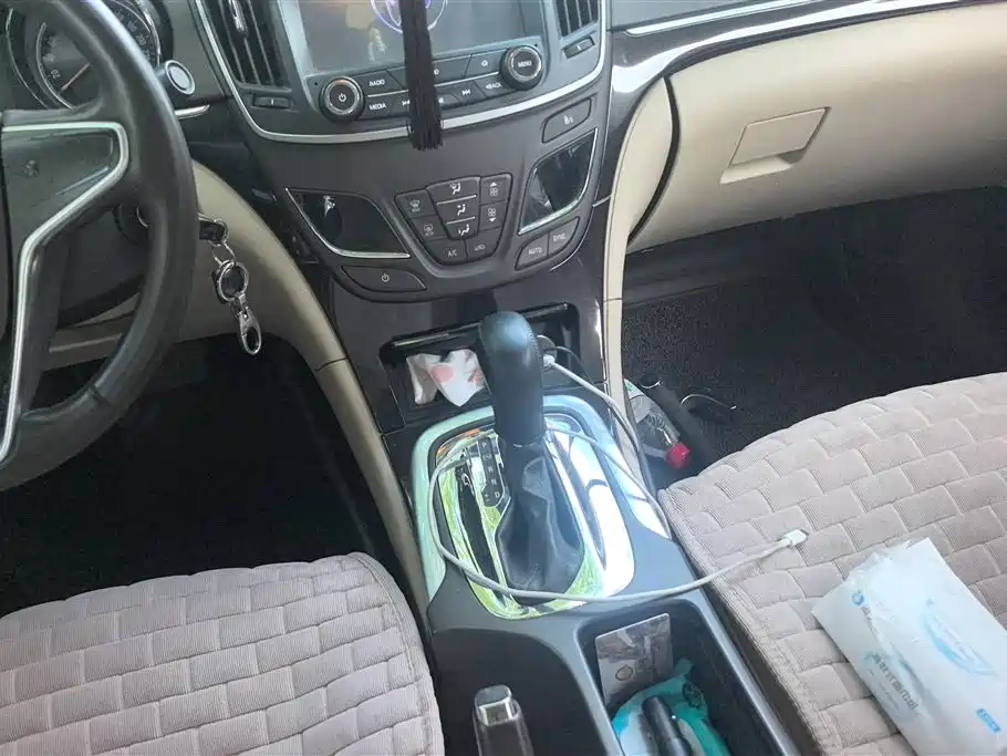Buick Regal 2015 2.0L Leading Fashion Model фото 16